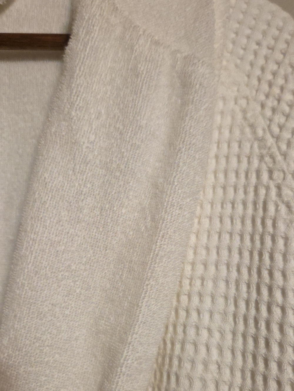 100% Luxury Spa Robe - Picture 5 of 10